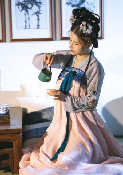 色婷婷com_免费在线观看播放